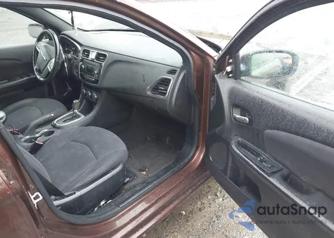 2013 Chrysler 200 Touring z USA, uszkodzony, nr VIN 1C3CCBBG1DN569415